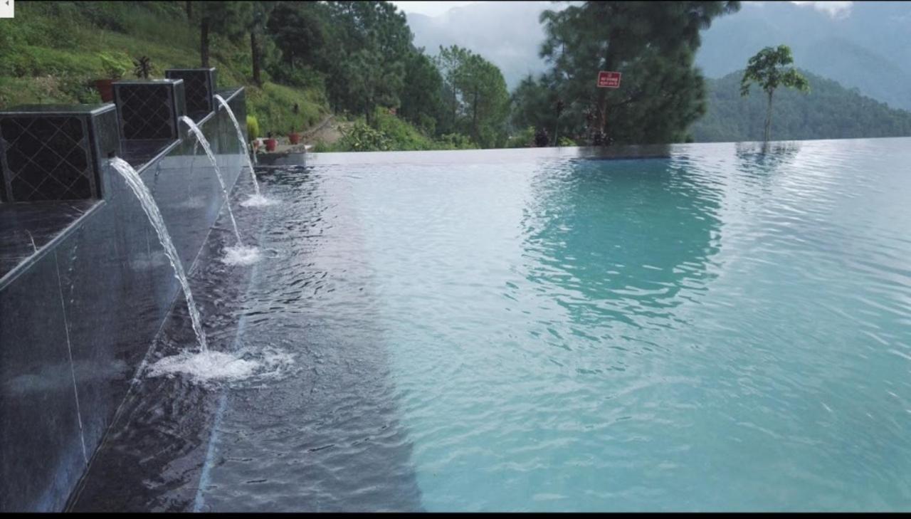 Blue Pine Resort Lansdowne Buitenkant foto