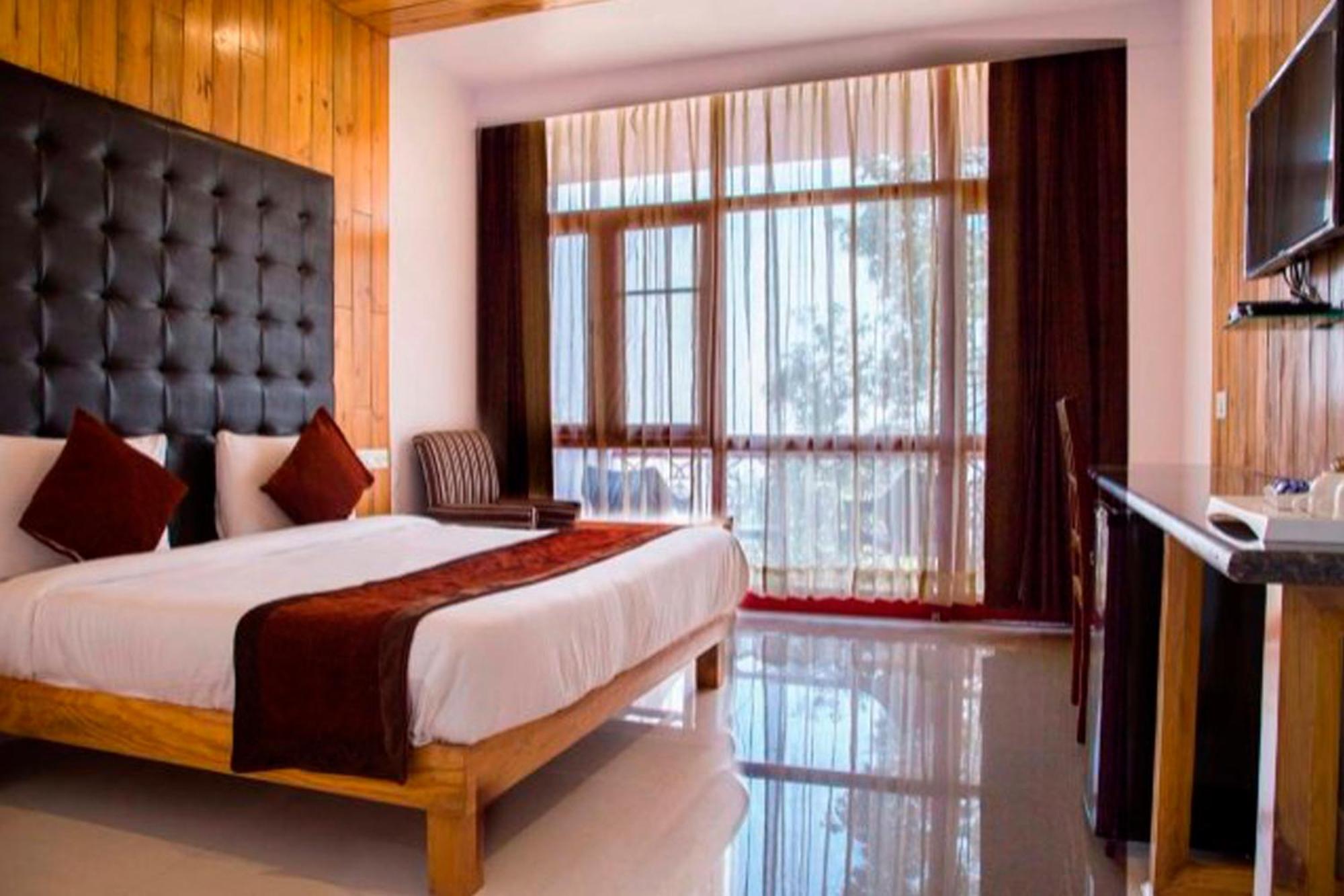 Blue Pine Resort Lansdowne Buitenkant foto