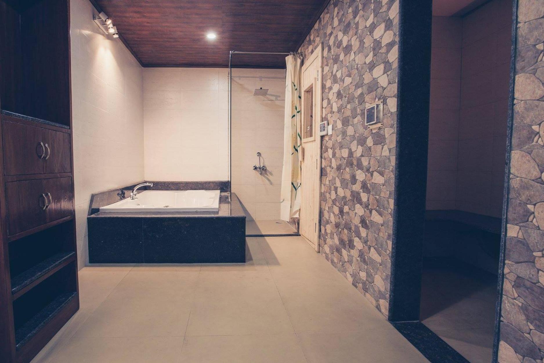 Blue Pine Resort Lansdowne Buitenkant foto