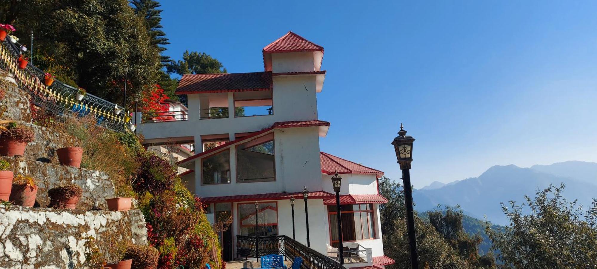 Blue Pine Resort Lansdowne Buitenkant foto