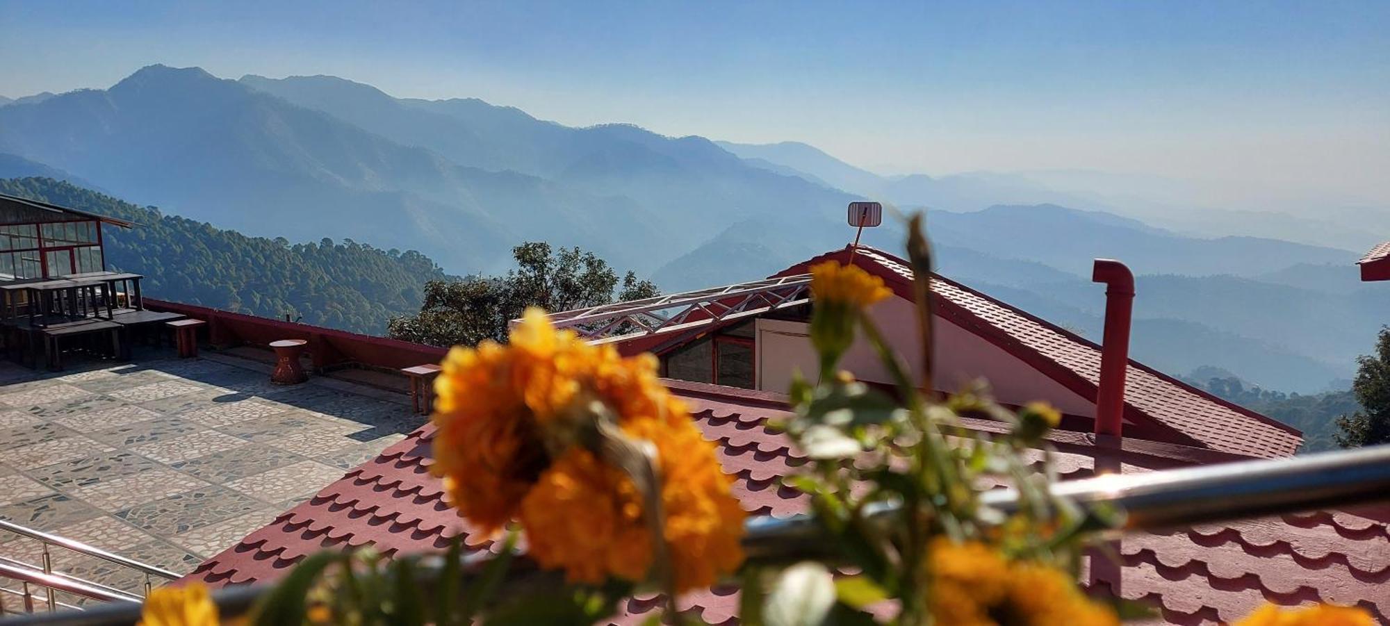 Blue Pine Resort Lansdowne Buitenkant foto