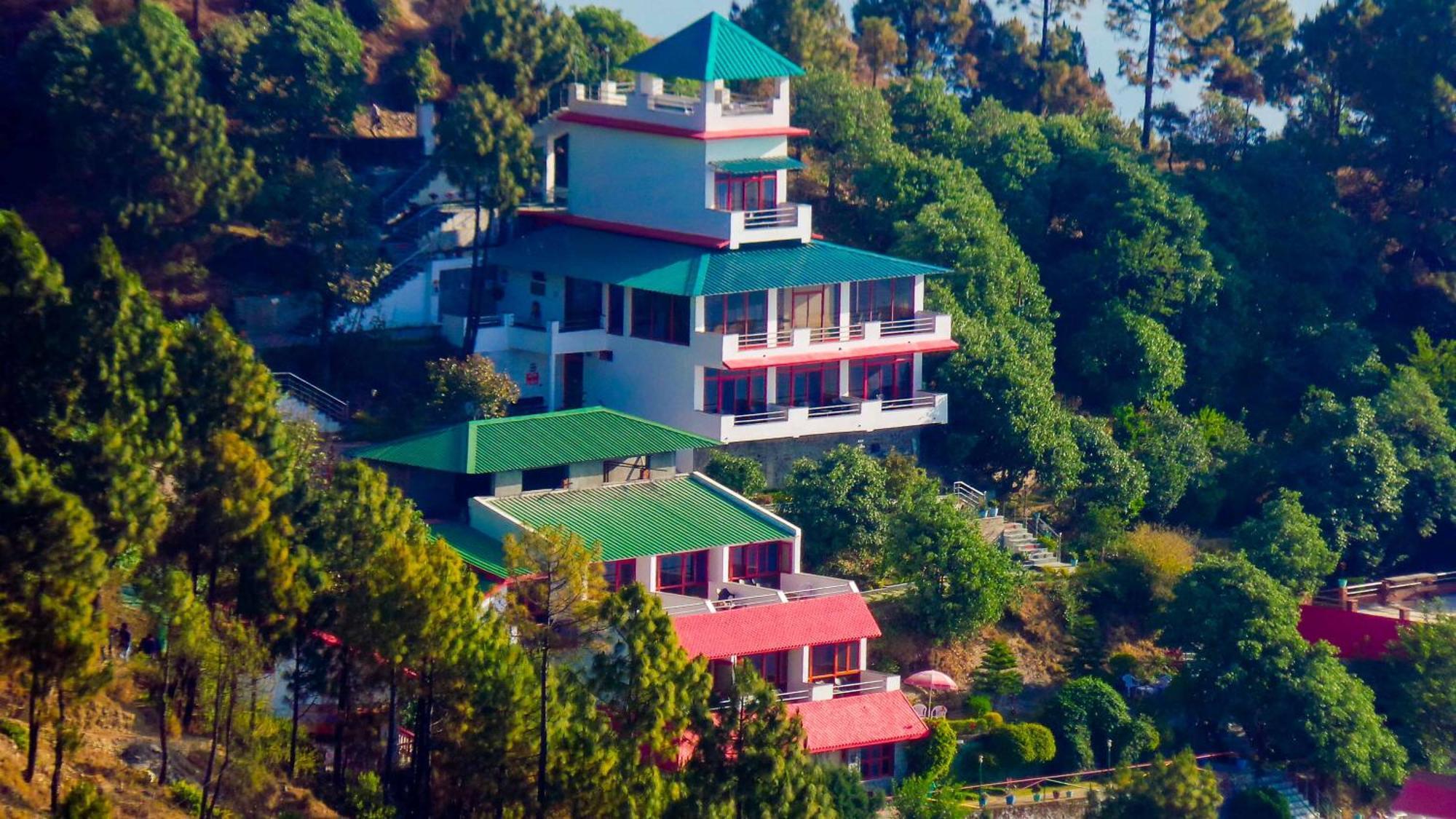 Blue Pine Resort Lansdowne Buitenkant foto